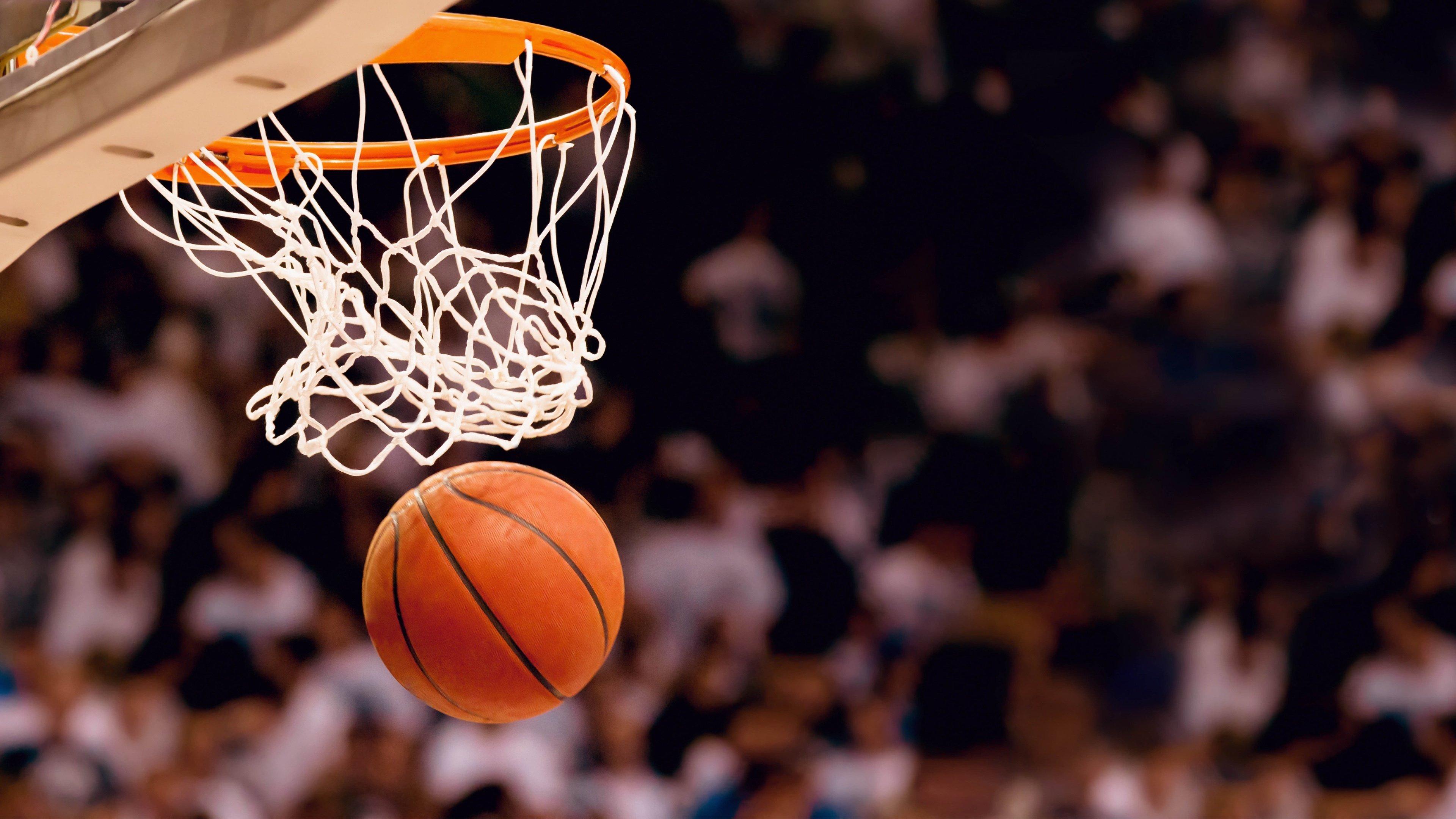 NBA季后赛激战正酣，凯尔特人与勇士上演巅峰对决